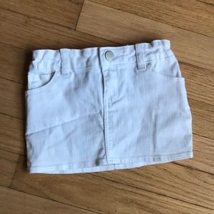 Baby Gap snow white mini skirt, like-new.